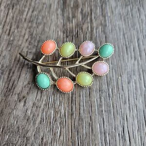 Sarah Coventry Candy Lane Pastel Cabochon Leaf Brooch Pin Classic 70s